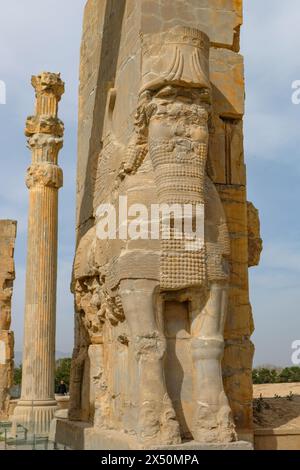 Marvdsaht, Iran - 18 marzo 2024: Porta di tutte le nazioni nelle rovine di Persepoli vicino alla città di Shiraz nella provincia di Fars, Iran. Foto Stock