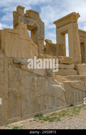 Marvdsaht, Iran - 18 marzo 2024: Rovine di Persepoli vicino alla città di Shiraz nella provincia di Fars, Iran. Foto Stock