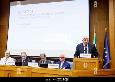 Roma, Italia. 6 maggio 2024. Il Ministro della difesa Guido Crosetto allÕ Assemblea lamentare della NATO, seminario GSM su Mediterraneo e Medio Oriente ÑPoliticaÑ Roma, Italia - Luned“ 06, maggio 2024 (foto Cecilia Fabiano/LaPresse) Ê il Ministro della difesa Guido Crosetto all'Assemblea parlamentare NATO sul gruppo speciale Mediterraneo e Medio Oriente - politica - Roma, Italia - lunedì 6 maggio 2024 (foto Cecilia Fabiano/LaPresse) credito: LaPresse/Alamy Live News Foto Stock