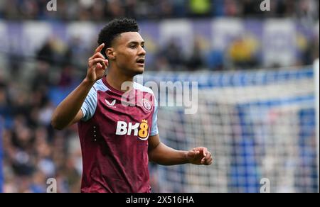 Ollie Watkins dell'Aston Villa durante la partita di Premier League tra Brighton e Hove Albion e Aston Villa all'American Express Stadium di Brighton, Regno Unito - 5 maggio 2024 foto Simon Dack / Telephoto Images. Solo per uso editoriale. Niente merchandising. Per le immagini di calcio si applicano restrizioni fa e Premier League inc. Non è consentito l'utilizzo di Internet/dispositivi mobili senza licenza FAPL. Per ulteriori dettagli, contattare Football Dataco Foto Stock