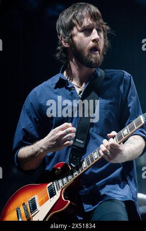 Londra, Regno Unito. 25 febbraio 2011. Il chitarrista Chris Shiflett della rock band americana Foo Fighters fa notizia del Big Gig degli NME Awards alla Wembley Arena. Credito: Justin Foto Stock