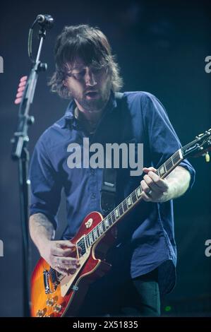 Londra, Regno Unito. 25 febbraio 2011. Il chitarrista Chris Shiflett della rock band americana Foo Fighters fa notizia del Big Gig degli NME Awards alla Wembley Arena. Credito: Justin Foto Stock