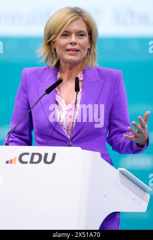 36) Bundesparteitag der CDU Deutschland 2024 Julia Kloeckner im Portrait bei ihrer Vorstellung des Berichtes als Bundesschatzmeisterin auf dem 36. Parteitag der CDU Deutschlands im Estrel a Berlino, Berlino, 06.05.2024 Berlin Berlin Deutschland *** 36 Congresso federale del partito della CDU Germania 2024 Julia Kloeckner in ritratto durante la sua presentazione del rapporto come tesoriere federale al Congresso del partito della CDU Germania 36 presso l' Estrel di Berlino , Berlino , 06 05 2024 Berlino Berlino Germania Foto Stock