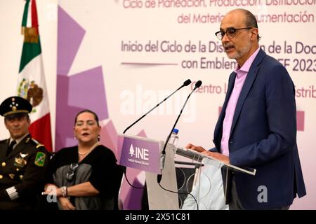 Non esclusiva: Schede elettorali viste durante un tour per mostrare i pacchetti elettorali che saranno utilizzati per le elezioni del Messico del 2024 il 2 giugno Foto Stock
