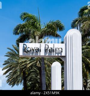 Miami, Florida - 2 aprile 2024: Il Royal Palm Hotel è stato costruito nel 1939 ed è stato progettato dall'architetto Donald G Smith al culmine della strada "Art Deco" Foto Stock