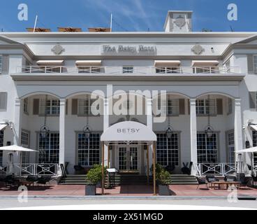 Miami, Florida - 2 aprile 2024: Il Betsy-South Beach è un hotel boutique di lusso a Ocean Drive. Foto Stock