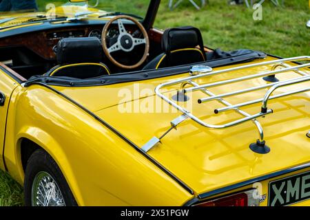 Earsham, Norfolk, Regno Unito – 5 maggio 2024. Classic 1980 Triumph Spitfire in mostra al pubblico in occasione di un rally di auto d'epoca Foto Stock