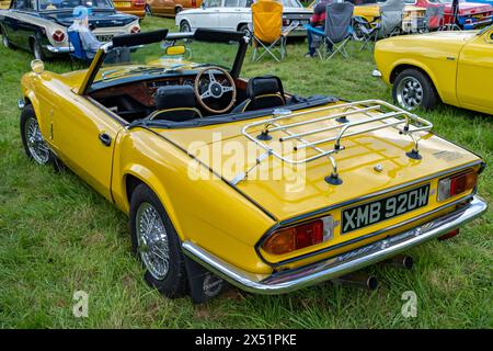 Earsham, Norfolk, Regno Unito – 5 maggio 2024. Classic 1980 Triumph Spitfire in mostra al pubblico in occasione di un rally di auto d'epoca Foto Stock