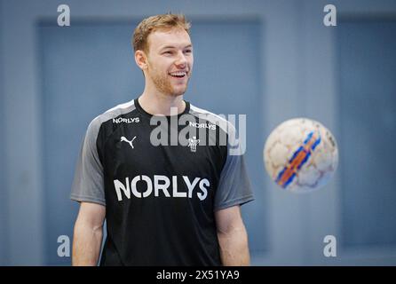 Copenaghen, Danimarca. 6 maggio 2024. Mathias Gidsel durante l'allenamento con gli uomini di Handball a Broendby, lunedì 6 maggio 2024. (Foto: Liselotte Sabroe/Ritzau Scanpix) credito: Ritzau/Alamy Live News Foto Stock