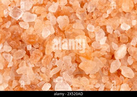Primo piano sulla consistenza del sale rosa dell'Himalaya Foto Stock