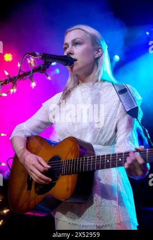 La cantautrice indie folk americana Phoebe Bridgers si esibisce in un concerto tutto esaurito a Scala, Londra, Inghilterra, Regno Unito martedì 21 agosto. Foto di Justin Foto Stock