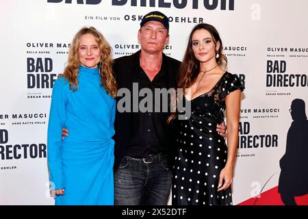Die Schauspieler Anne Ratte-Polle, Oliver Masucci und bella Dayne bei der Premiere des Film Bad Director im Cinenova. Köln, 06.05.2024 NRW Deutschland *** gli attori Anne Ratte polle, Oliver Masucci e bella Dayne alla prima del film Bad Director alla Cinenova di Colonia, 06 05 2024 NRW Germania Copyright: XChristophxHardtx Foto Stock