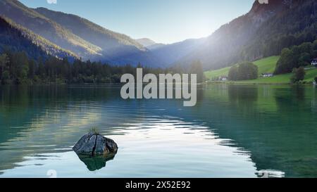 Lago di Hintersee nelle Alpi Baviera Germania Foto Stock