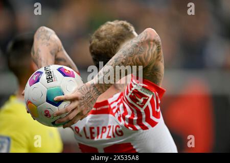 Lancio, azione, David Raum RasenBallsport Leipzig RBL (22), tatuaggio, PreZero Arena, Sinsheim, Baden-Wuerttemberg, Germania Foto Stock