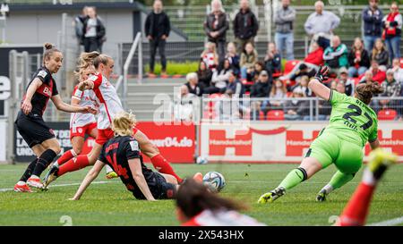 Leverkusen, Germania. 4 maggio 2024. Firo : 04.05.2024, calcio, 1. League, Google Pixel Women's Bundesliga, stagione 2023/2024, Bayer 04 Leverkusen - FC Bayern Monaco Georgia Stanway (FC Bayern Monaco) fa l'obiettivo di renderlo 1-0 credito: dpa/Alamy Live News Foto Stock