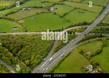 Vista aerea dello svincolo autostradale M56/M53, Ellesmere Port, Inghilterra nord-occidentale, Regno Unito Foto Stock