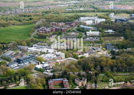 Vista aerea del campus della Keele University, Newcastle-under-Lyme, Staffordshire, Midlands, Regno Unito Foto Stock