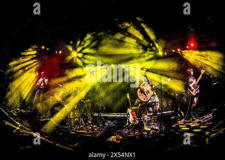 Italia 6 maggio 2024 NewDad live at Fabrique Milano © Andrea Ripamonti / Alamy Foto Stock