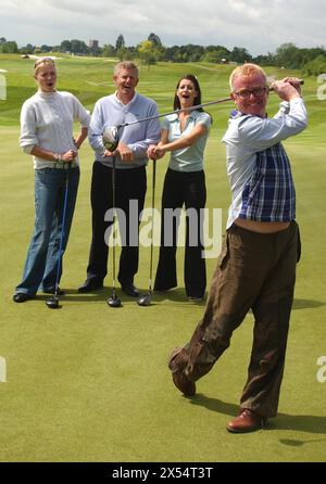 Chris Evans, Jodie Kidd, Kirsty Gallagher e Colin Montgomery nella foto al lancio del torneo Allstar Celebrity Golf al Celtic Manor Resort di Newport. Foto Stock