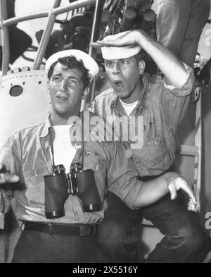 SAILOR ATTENZIONE 1952 film della Paramount Pictures con Jerry Lewis a destra e Dean Martin Foto Stock