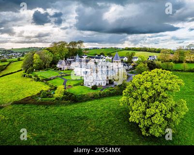 Il Priorato, il Priorato di Abbotskerswell, il Villaggio dei pensionati, Abbotskerswell, Newton Abbot, Devon, Inghilterra Foto Stock