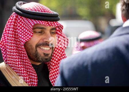 Londra, Regno Unito. 7 maggio 2024. Ahmed Alsuwaiyan, Governatore dell'Autorità del governo digitale in Arabia Saudita, arriva all'Ufficio del Gabinetto, 70 Whitehall, per una riunione. Crediti: Ian Davidson/Alamy Live News Foto Stock
