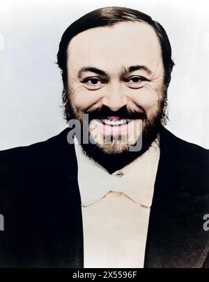 Pavarotti, Luciano, 12.10.1935 - 6,9.2007, musicista/artista italiano, cantante, (tenore), ritratto, DIRITTI AGGIUNTIVI-CLEARANCE-INFO-NOT-AVAILABLE Foto Stock