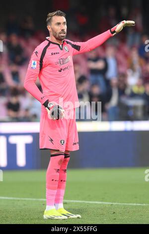 6 maggio 2024, Salerno, Italia: Vincenzo Fiorillo della US Salernitana 1919 gesti durante la partita di serie A tra US Salernitana 1919 e Bologna FC allo Stadio Arechi il 06,2024 maggio a Salerno, italia punteggio finale 1-2 (Credit Image: © Agostino Gemito/Pacific Press via ZUMA Press Wire) SOLO USO EDITORIALE! Non per USO commerciale! Foto Stock