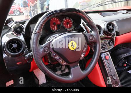 Interno della Ferrari Enzo 2003 (tipo F140) Foto Stock