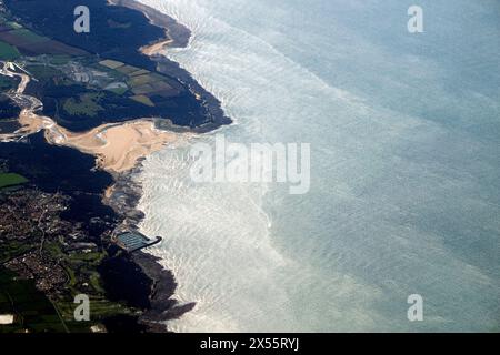 Bilbao costa spagnola da franche la rochelle vista aerea dalla finestra dell'aeroplano Foto Stock