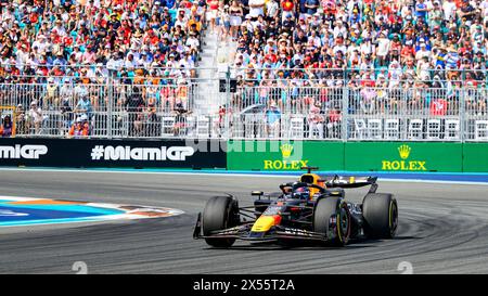 5 maggio 2024; Miami International Autodrome, Miami, Florida, USA; formula 1 Crypto.com Miami Grand Prix 2024; Race Day; Max Verstappen dei Paesi Bassi alla guida del numero 1 Oracle Red Bull Racing guida la gara in anticipo Foto Stock