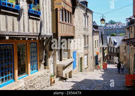 Rue du Jerzual, Dinan, Bretagne, Bretagna Francia Foto Stock