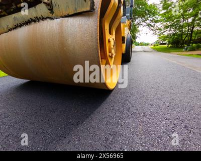 Compattatore multiuso per lavori di asfalto su strade, parcheggi, ecc. Foto Stock