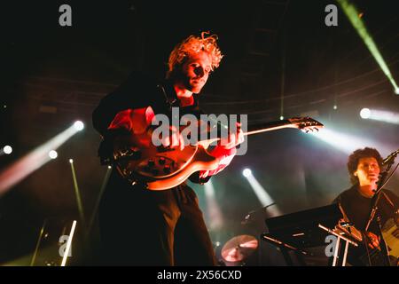 Milano, Italia. 6 maggio 2024. Luke Hemmings si esibisce dal vivo durante il Nostalgia for A Time That Never Existed Tour al Fabrique di Milano, il 6 maggio 2024. (Foto di Alessandro Bremec/NurPhoto) credito: NurPhoto SRL/Alamy Live News Foto Stock