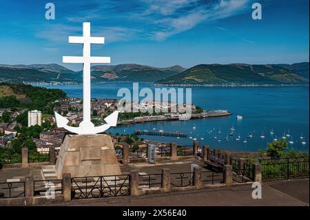 Il Cross of Lorraine War Memorial, Greenock ai francesi liberi e ai marinai della nave della marina francese Maille Brise, che morì in un incendio mentre era all'ancora. Foto Stock