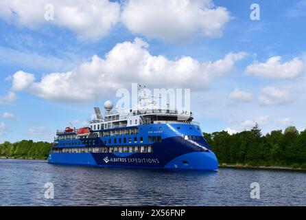 Nave da crociera Ocean Albatros nel canale di Kiel Foto Stock