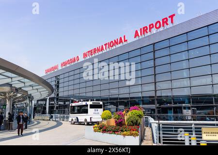 Shanghai, Cina - 11. Aprile 2024: Terminal Des Flughafen Shanghai Hongqiao International Airport (SHA) a Shanghai, Cina. Foto Stock