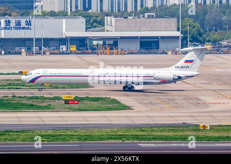 Shanghai, Cina - 10 aprile 2024: Un aereo governativo Ilyushin il-62 dell'Aeronautica militare russa con registrazione RA-86539 presso l'aeroporto di Hongqiao (S Foto Stock