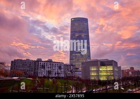 Iberdrola tower, Abandoibarra, Bilbao, Bizkaia, Paesi Baschi, Spagna, Europa Foto Stock