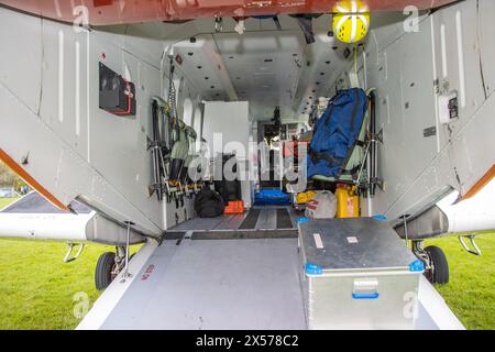 Elicottero di soccorso R115 della Guardia Costiera irlandese con base a Shannon presso il Barryroe GAA Grounds, maggio 2024 Foto Stock