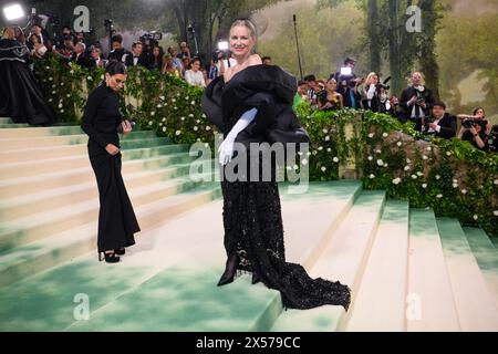 New York, Stati Uniti. 6 maggio 2024. Naomi Watts che frequenta il Metropolitan Museum of Art Costume Institute Benefit Gala 2024 a New York, USA il credito fotografico dovrebbe essere: Matt Crossick/Alamy Live News Foto Stock