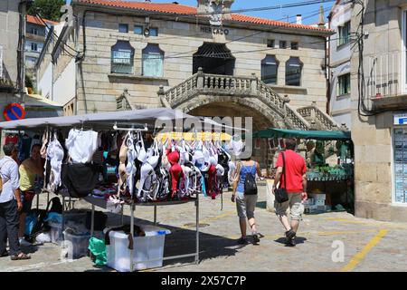 Praza do Mercado, Muros, Ria de Muros e Noia, provincia di CoruÒa, Galizia, Spagna. Foto Stock