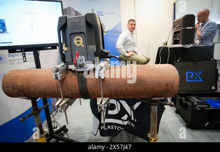 Vancouver, Canada. 7 maggio 2024. Un dispositivo portatile per il test delle condotte viene esposto alla Canada gas Exhibition and Conference 2024 a Vancouver, British Columbia, Canada, il 7 maggio 2024. Crediti: Liang Sen/Xinhua/Alamy Live News Foto Stock