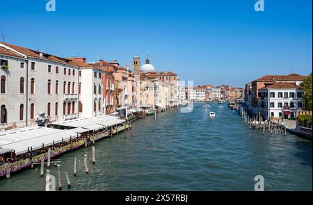 Canal grande, cupola posteriore della chiesa di San Simeon piccolo, Venezia, Veneto, Italia Foto Stock