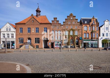 Edificio residenziale e commerciale intorno al 1890, vecchio municipio con passaggio, edificio residenziale e commerciale alla fine del XVI secolo Foto Stock