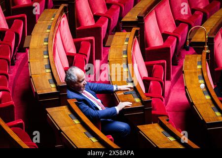 Parigi, Francia. 7 maggio 2024. Jean-Paul Mattei, presidente del gruppo democratico, visto all'Assemblea nazionale. Una sessione settimanale di interrogatori sul governo francese si svolge nell'Assemblea Nazionale al Palais Bourbon di Parigi. (Foto di Telmo Pinto/SOPA Images/Sipa USA) credito: SIPA USA/Alamy Live News Foto Stock