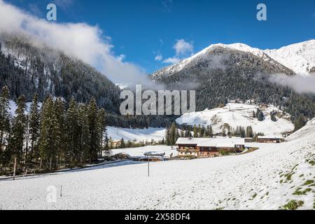 Geografia / viaggi, Austria, Tirolo, Innervillgraten, Valle Hinteres Villgraten, TIROLO ORIENTALE, DIRITTI-SUPPLEMENTARI-INFORMAZIONI-NON-DISPONIBILI Foto Stock