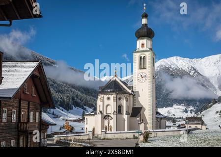 Geografia / viaggi, Austria, Tirolo, Innervillgraten, chiesa parrocchiale di San Martino a Innervillgraten, DIRITTI AGGIUNTIVI-CLEARANCE-INFO-NOT-AVAILABLE Foto Stock