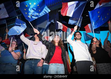 Parigi, Francia. 7 maggio 2024. I Jeunes avec Macron durante l'incontro di Valerie Hayer per le elezioni europee alla Maison de la Mutualite a Parigi il 7 maggio 2024. Foto di Tomas Stevens/ABACAPRESS. COM credito: Abaca Press/Alamy Live News Foto Stock