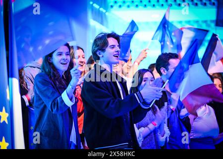 Parigi, Francia. 7 maggio 2024. I Jeunes avec Macron durante l'incontro di Valerie Hayer per le elezioni europee alla Maison de la Mutualite a Parigi il 7 maggio 2024. Foto di Tomas Stevens/ABACAPRESS. COM credito: Abaca Press/Alamy Live News Foto Stock